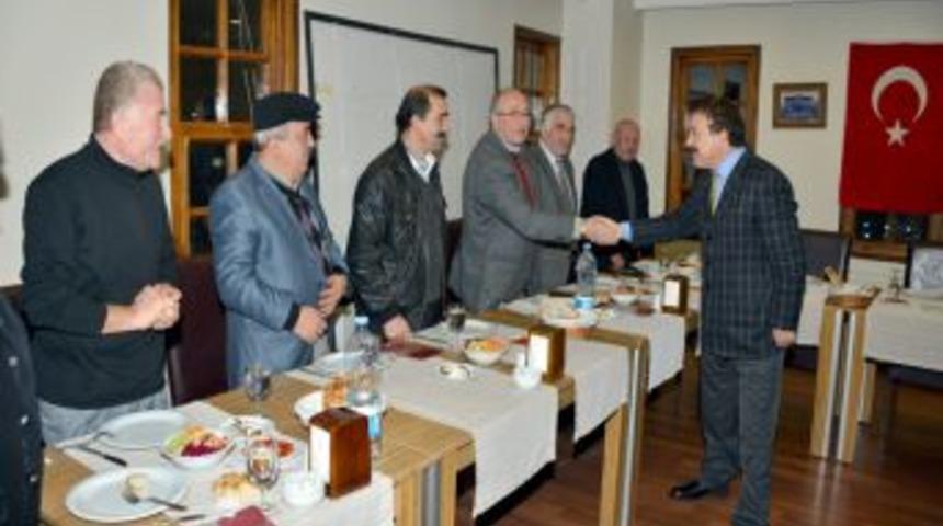 Başkan Arpacıoğlu Muhtarlarla 2012 Yılını Değerlendirdi
