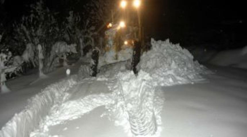 Yangına Giden Itfaiye Kar Engeline Takıldı