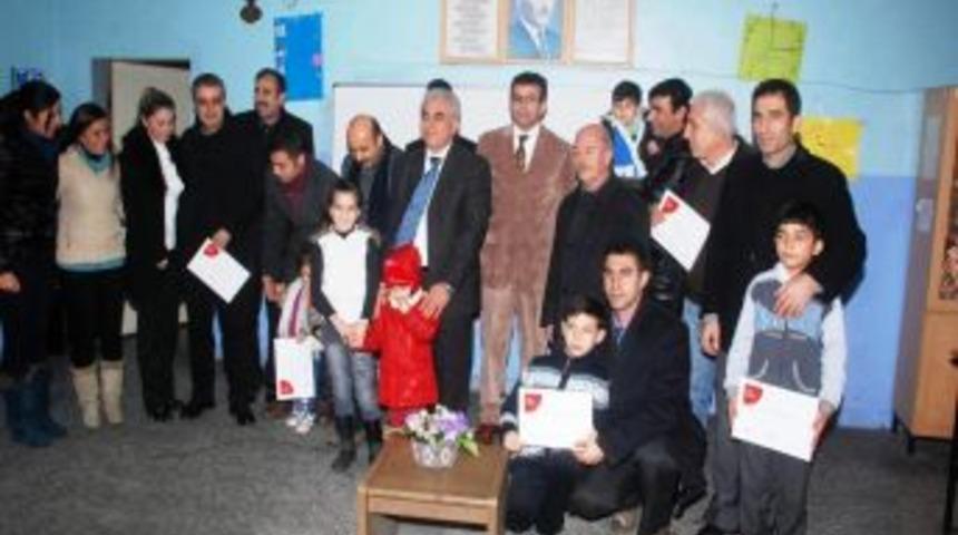 Baba Destek Programı'na Katılan Babalara Sertifika