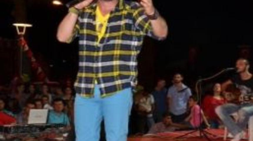 İzmirli Sanat&ccedil;ı Kuşkanat, Başarı Hikayesini Anlattı