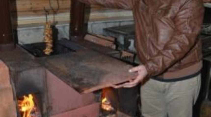 T&uuml;rkiye'nin Sobada Pişen İlk Kebabı İzmir'de