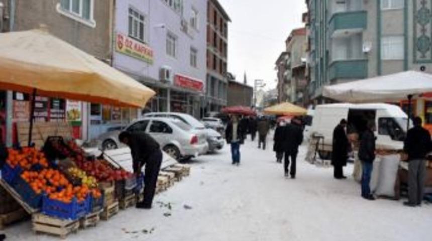 Soğuk Hava Pazar Esnafını Vurdu