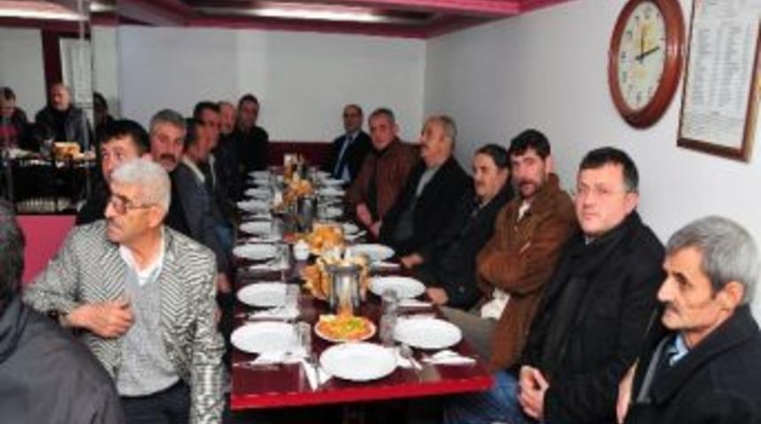 G&uuml;m&uuml;şhane&rsquo;de Muhtarlar Gazetecileri Unutmadı