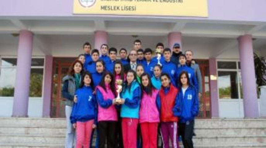 Salihli Eml, Lisanslı Sporcu Da Rekor Kırıyor