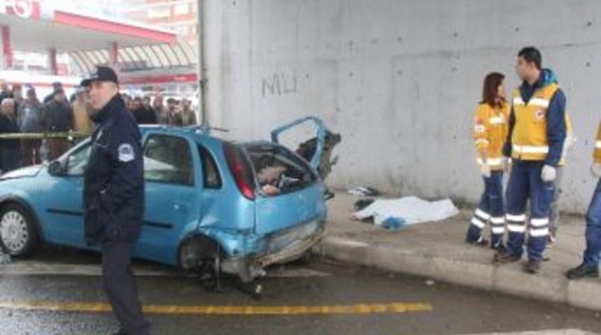 Cenaze Yolunda Acı Kaza: 2 Ölü, 2 Yaralı