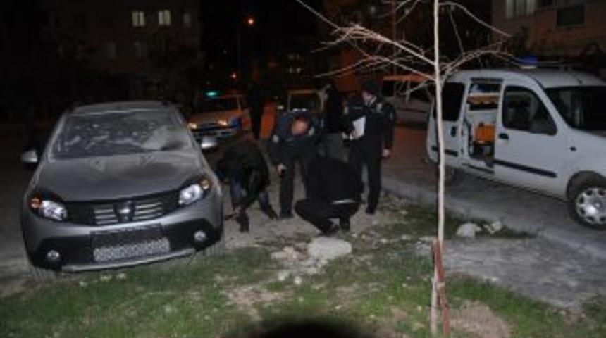 Didim'de yeni alınan Jeep'i yaktılar