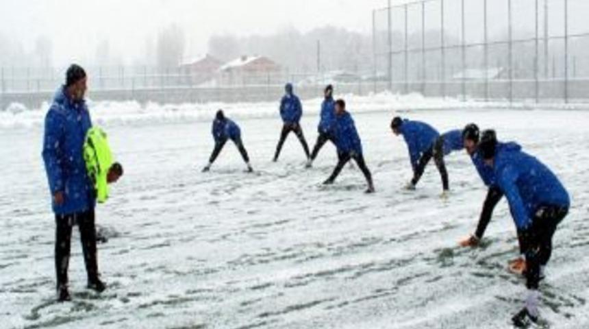 Sivas D&ouml;rt Eyl&uuml;l Belediyespor&rsquo;un 2. Etap Antalya Kampı Başladı
