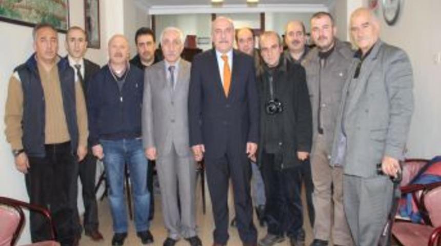 Vali İpek: Gazeteciler &Ouml;nemli Bir Sorumluluğu Yerine Getiriyor