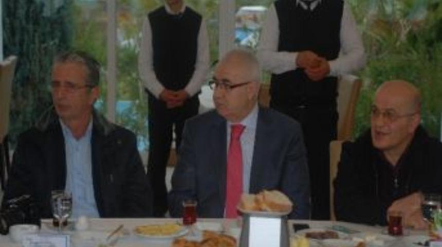 Rize Valisi Gazetecileri Unutmadı