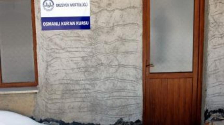 Bir Gecede 5 Cami Ve Kur'an Kursunu Soyan Hırsızlar Kameralara Yakalandı