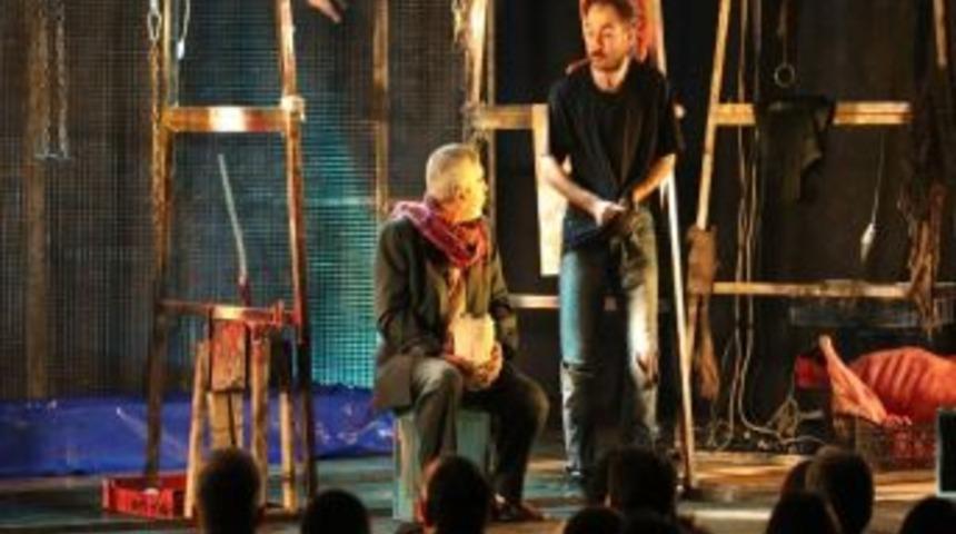 Tiyatro Oyunu 'intifada' Sel&ccedil;uk'ta Sergilendi