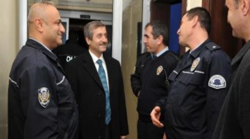 Başkan Tahmazoğlu, Karla M&uuml;cadele &Ccedil;alışmalarını İnceledi