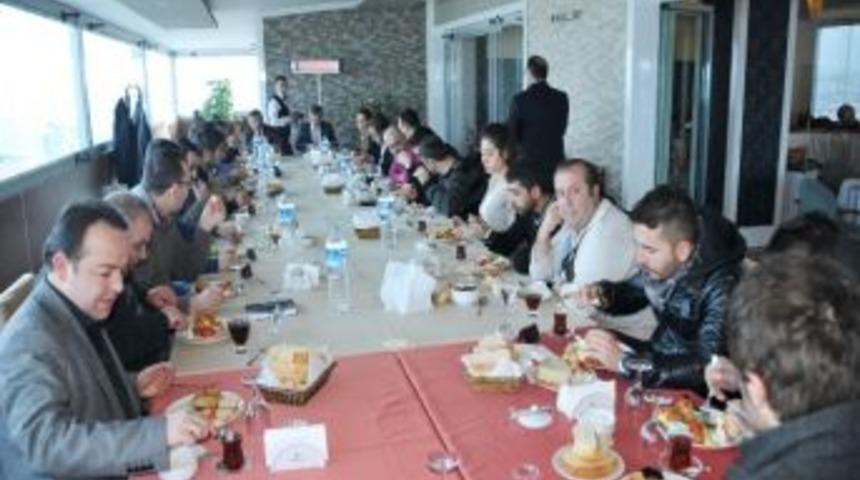 Belediye Başkanı Faruk Akdoğan, Basın Mensuplarıyla Buluştu