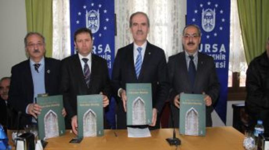 Bursa'nın Tarihi Mezar Taşlarınn Kitabı &Ccedil;ıktı