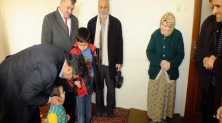 T&Uuml;MSİAD &Ccedil;adır Kentte Kalan Suriyelileri Ziyaret Etti