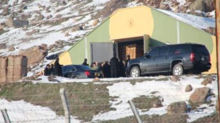 Cumhurbaşkanı G&uuml;l, 25 Askerin Şehit Olduğu Depoyu Inceledi