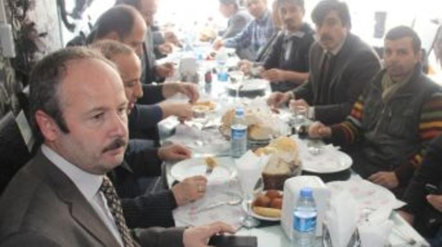 Memur-sen&rsquo;den Gazetecilere Yemek