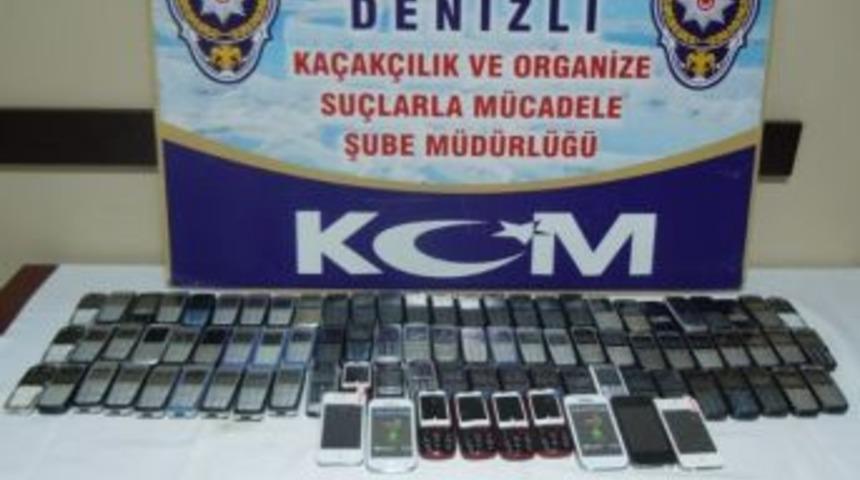 Denizli&rsquo;de 89 Adet Ka&ccedil;ak Cep Telefonu Ele Ge&ccedil;irildi