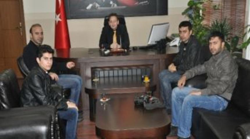 Gazetecilerden Kaymakama İdareciler G&uuml;n&uuml; Ziyareti