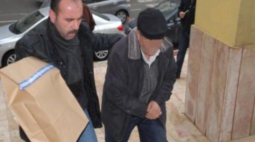 Otob&uuml;s Durağında Hırsızlık İddiasına G&ouml;zaltı