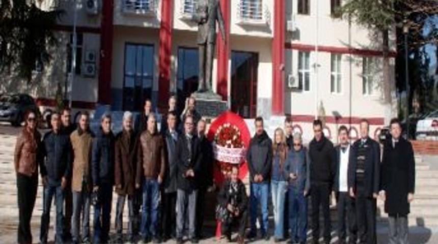 Gazeteciler G&uuml;n&uuml;&rsquo;nde Yerel Gazeteciye Para Ve Hapis Cezası