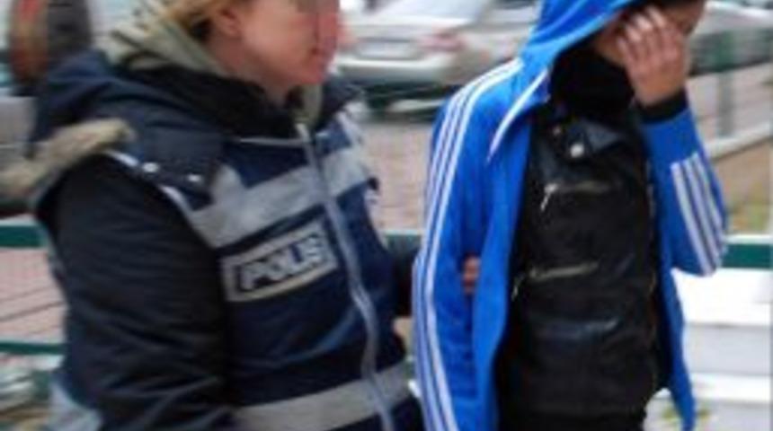 Burhaniye&rsquo;de Piyasaya Sahte Para S&uuml;renler Yakalandı