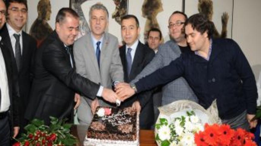 &Ccedil;alışan Gazeteciler G&uuml;n&uuml; Denizli'de Pastayla Kutlandı