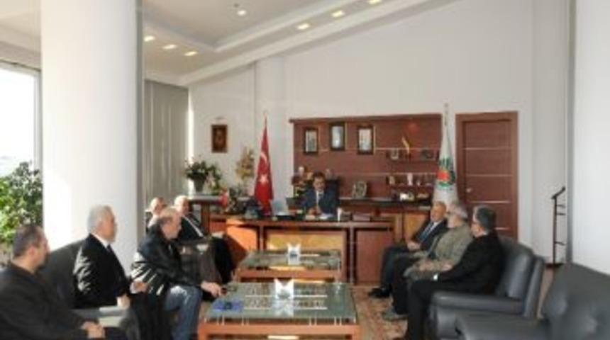 Gazeteci-yazarlardan Belediye Başkanı Ahmet &Ccedil;akır'a Ziyaret