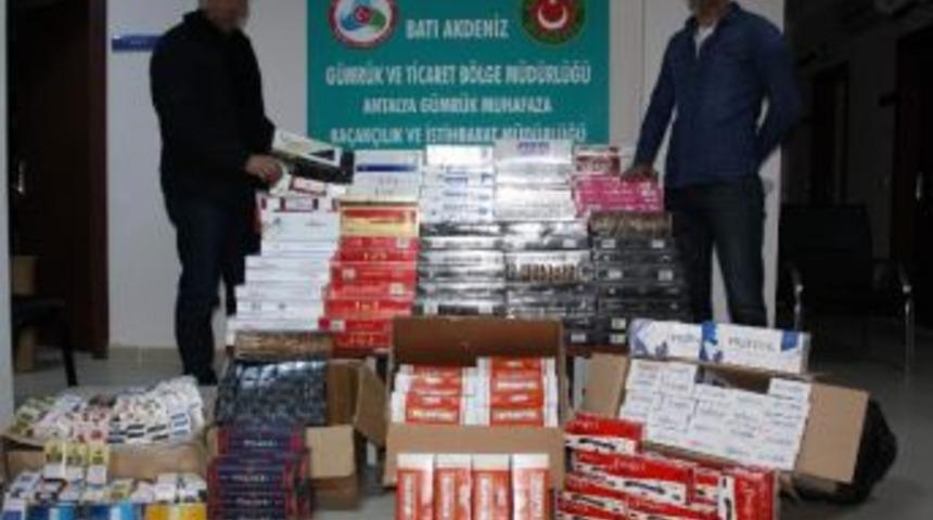 Antalya'da 3 Bin 800 Paket Ka&ccedil;ak Sigara Ele Ge&ccedil;irildi