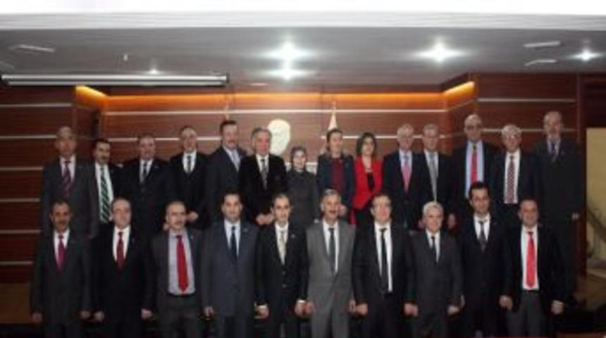 Yalova Belediye Meclisi Hatıra Fotoğrafı &Ccedil;ektirdi