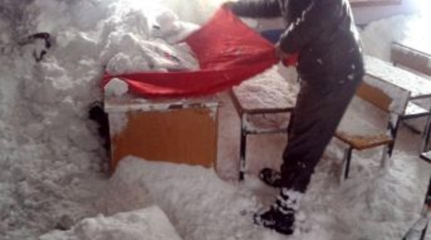 K&ouml;y okuluna &ccedil;ığ d&uuml;şt&uuml;