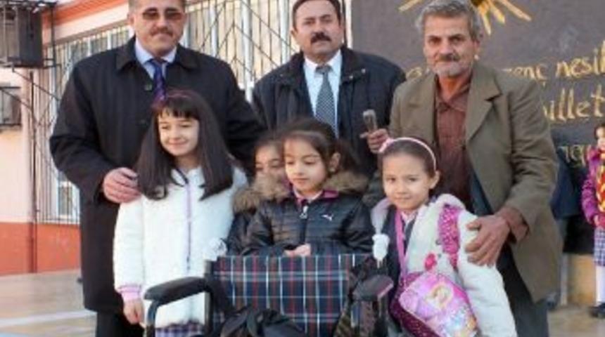 İzciler Engellileri Sevindirdi