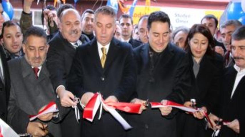 Babacan: T&uuml;rkiye Ge&ccedil;en Yıl 1 Milyar 300 Bin Dolar Hibe Yardım Yaptı