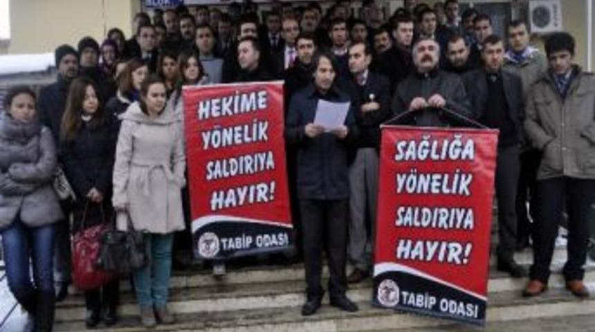 Erciş&rsquo;te Bir Doktorun Darp Edilmesi