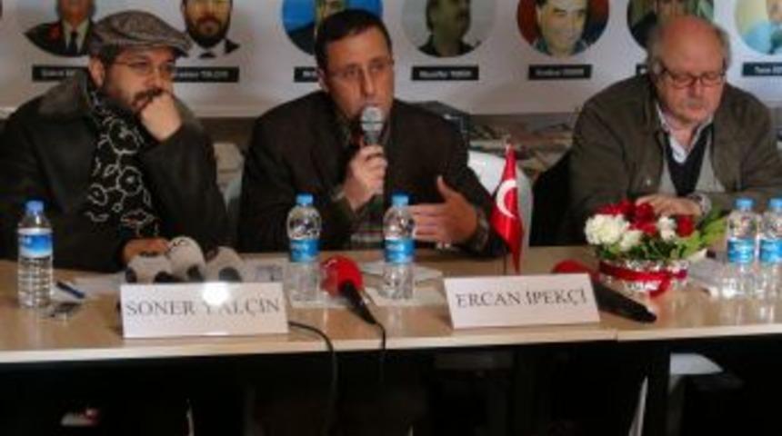 Soner Yal&ccedil;ın, Silivri Cezaevi &Ouml;n&uuml;nde D&uuml;zenlenen Panele Katıldı