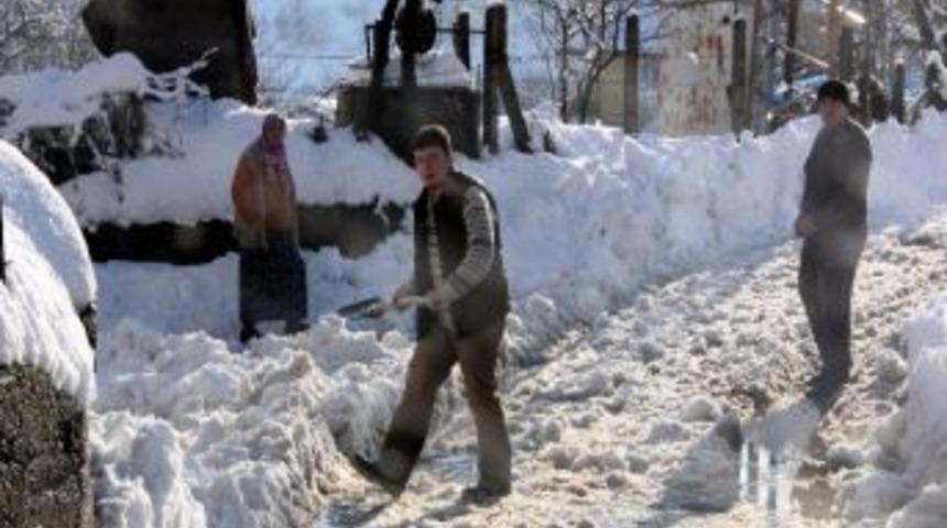 Bartın&rsquo;da 111 K&ouml;y Yolu Ulaşıma Kapandı