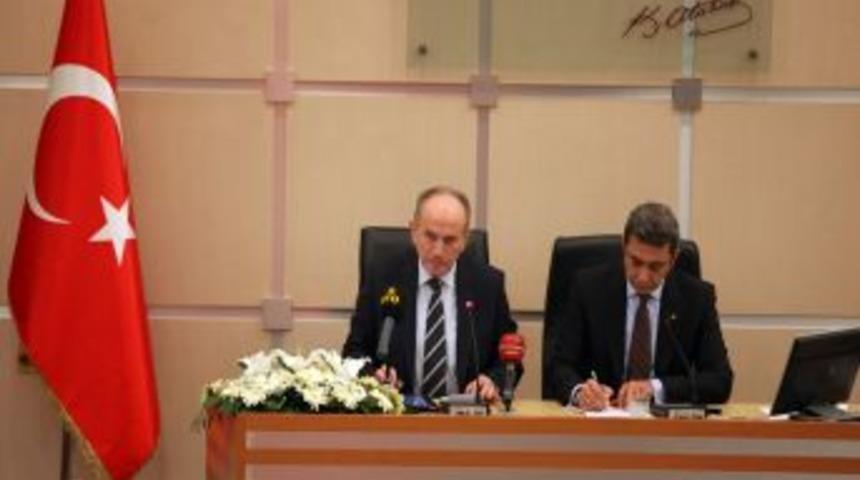 Kadir Topbaş: Metro Ge&ccedil;iş K&ouml;pr&uuml;s&uuml; Başka Şekilde Yapılamaz