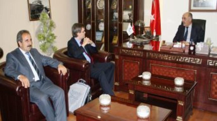 İngiliz B&uuml;y&uuml;kel&ccedil;iliği Yetkilileri, ETSO&rsquo;yu Ziyaret Etti