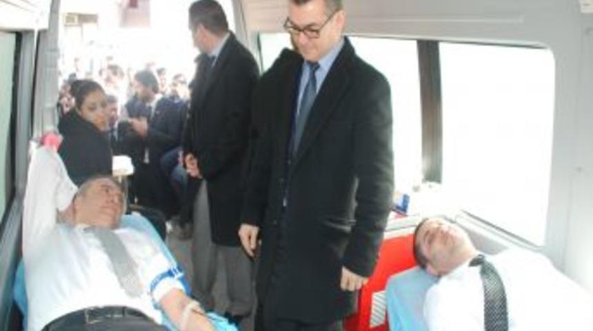 Beşiktaş Başkanı Fikret Orman Kan Verme Kampanyasına Katıldı