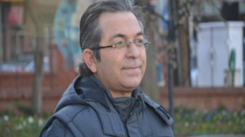 &Ccedil;orlulu Gazetecilerden Atat&uuml;rk Anıtına &Ccedil;elenk