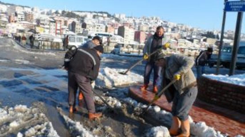 Kar temizleme &ccedil;alışmaları başladı