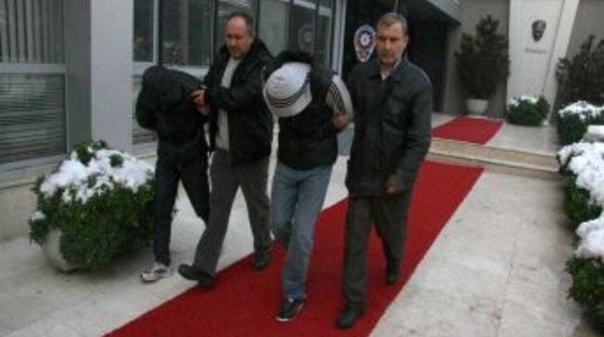 Su&ccedil;&uuml;st&uuml; Yakalanan Zanlı, Sertifikalı Y&uuml;z&uuml;k Hırsızı &Ccedil;ıktı