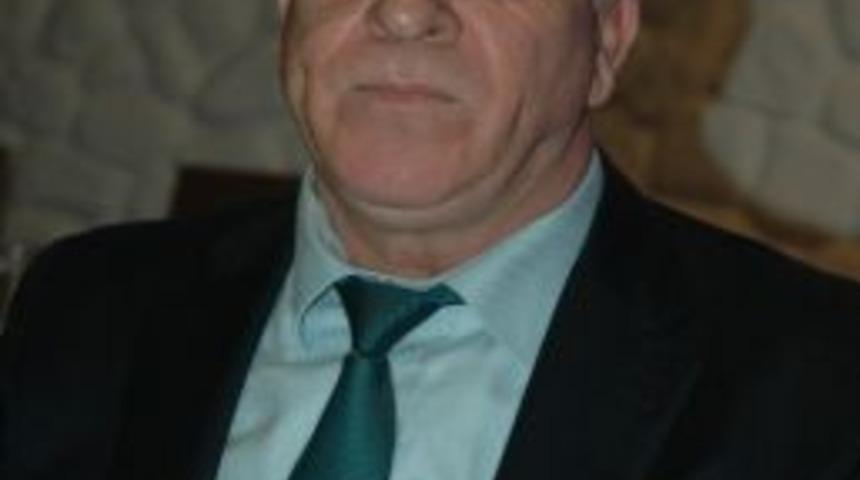 Chp&rsquo;li Başkan 12 Bin N&uuml;fuslu İl&ccedil;eye 4 Cami Birden Yaptırıyor