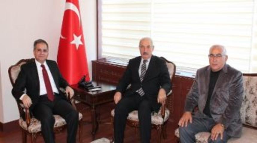 Kilis Vakfı Y&ouml;netim Kurulu &Uuml;yesi Yıldırım&rsquo;dan Vali Tapsız'a Ziyaret
