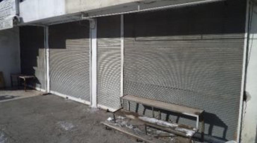 Muş'un Varto İl&ccedil;esinde Kepenk Kapatma Eylemi