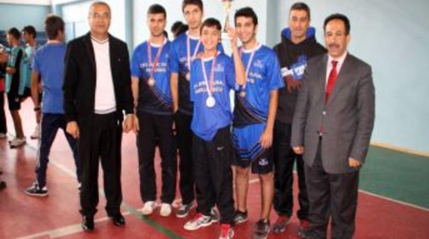 Bur&ccedil; Vural, Masa Tenisinde Adana Şampiyonu Oldu