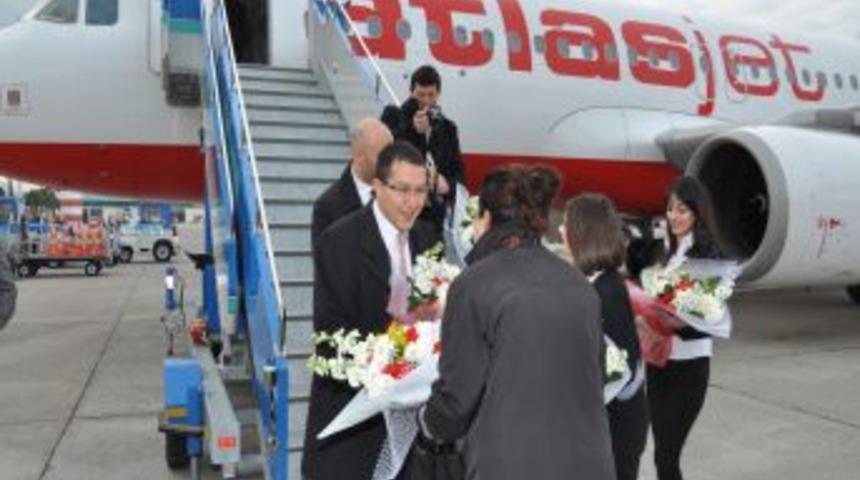 Atlasjet, Adana&rsquo;ya Da Sefere Başladı; Ilk U&ccedil;ağı Adanalı Baba-oğul Pilot U&ccedil;urdu