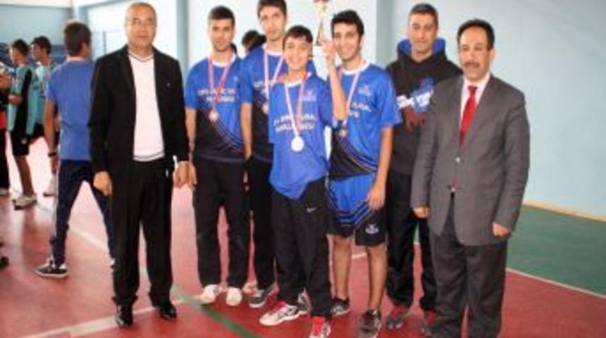 Masa Tenisine &lsquo;&Ouml;zel Bur&ccedil; Vural&rsquo; Damgası