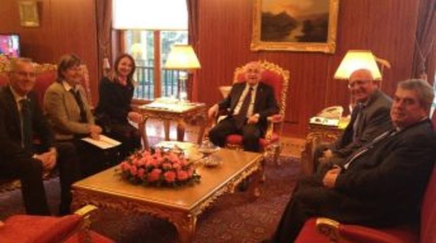 Chp, Ao&ccedil; İ&ccedil;in Topladığı İmzaları Meclis Başkanı &Ccedil;i&ccedil;ek&rsquo;e Teslim Etti