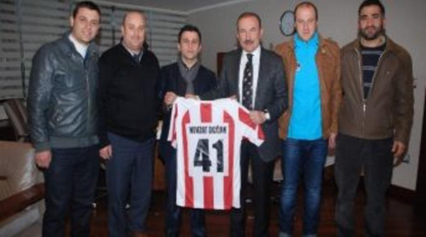 Fatihspor&rsquo;dan Nevzat Doğan&rsquo;a Forma